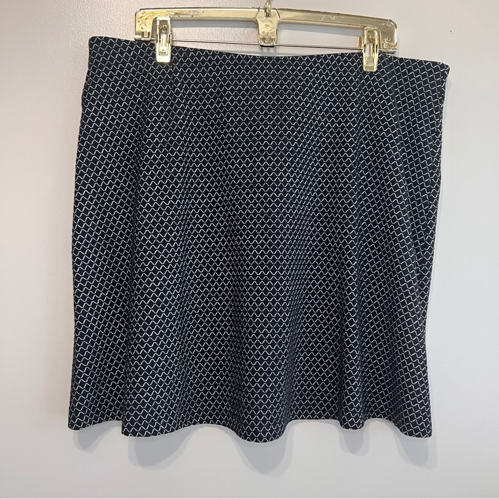 LOFT Black & White Diamond Pattern Mini Skirt Lined Size XL EUC
